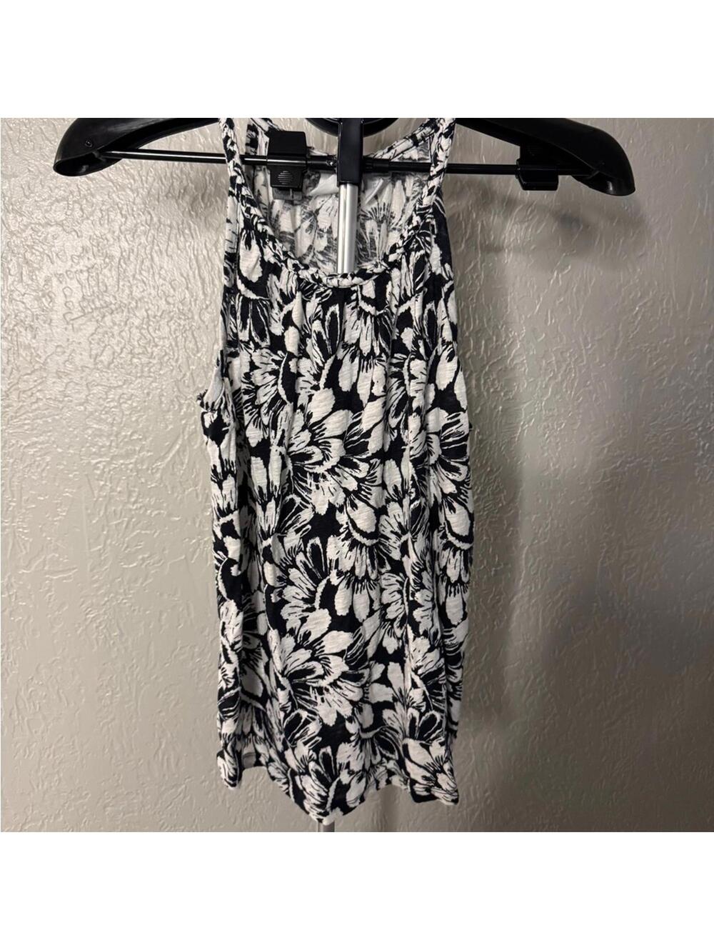 Black and White Floral Patterned Women's Tank Top size x large